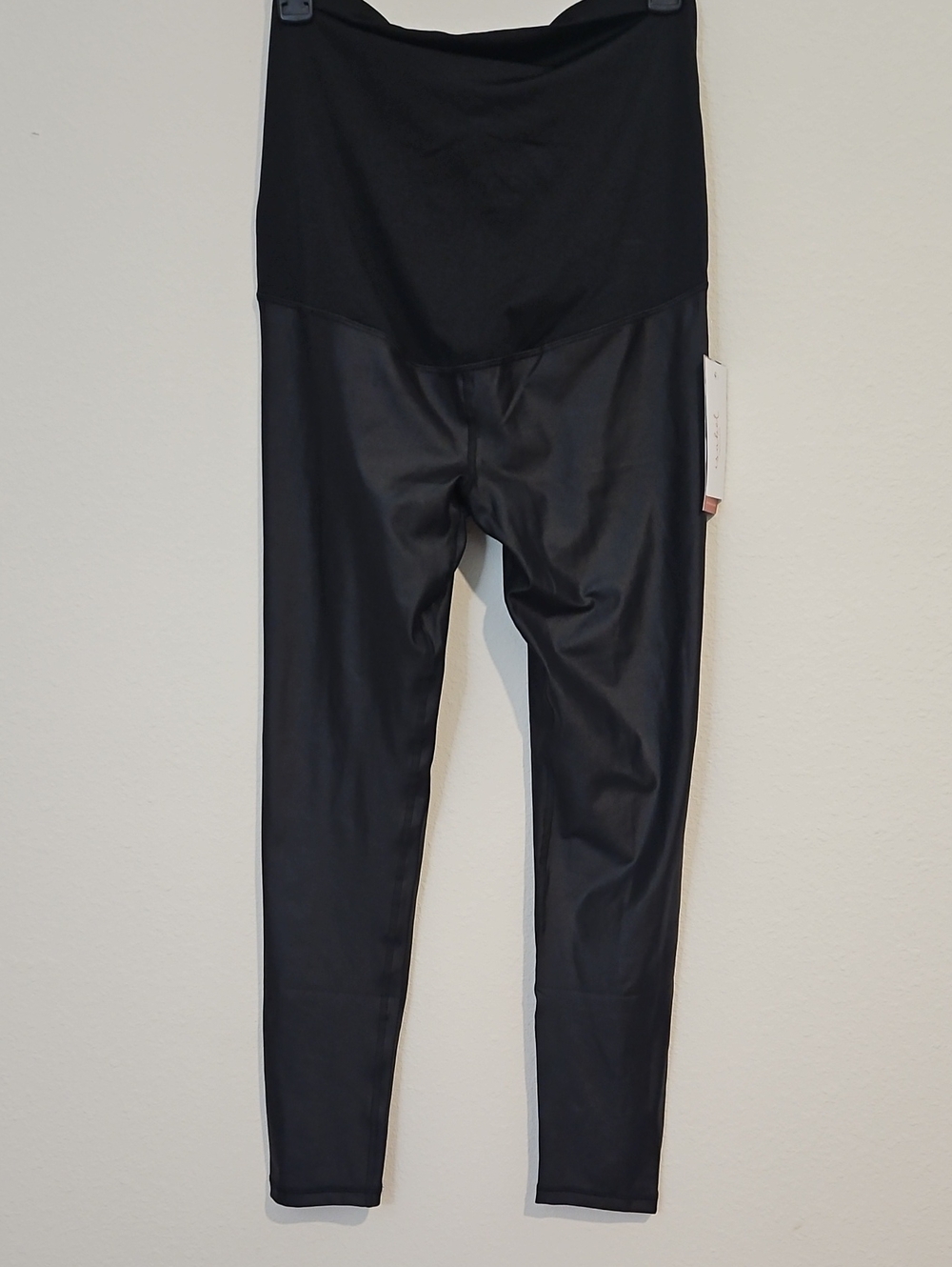 Ingrid & Isabel Black Maternity Leggings